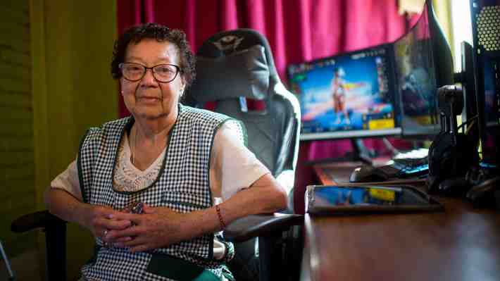 "Mami Nena", la mujer chilena de 81 años experta en Free Fire: Videojuego reconoce que es una de sus figuras más influyentes