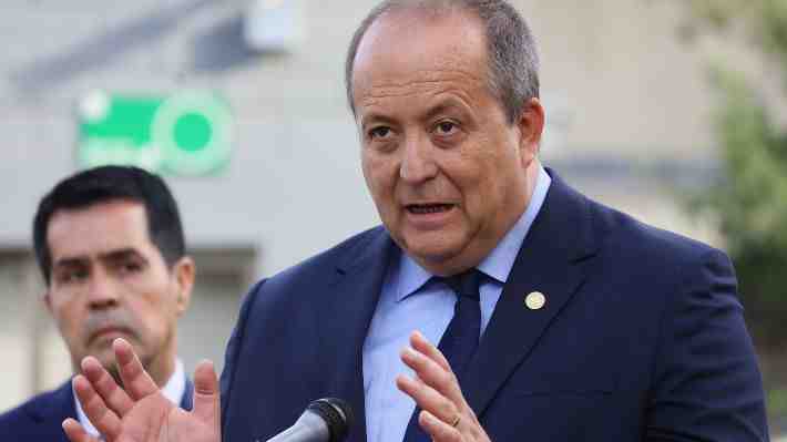 Valencia dice que revisará solicitud de inhabilitación de fiscal en caso Yáñez y que se resolverá "a la brevedad posible"
