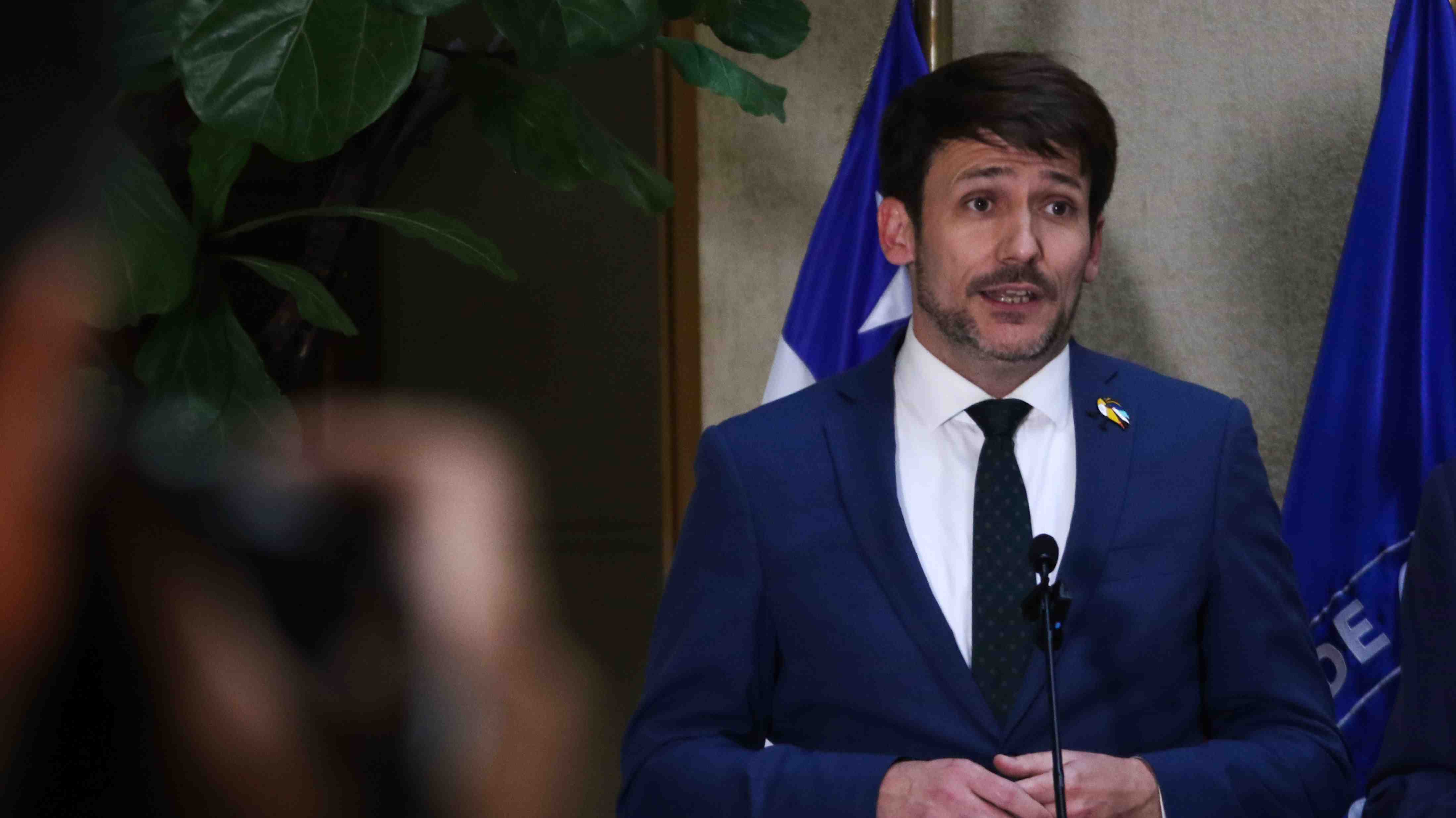 Pardow dice que la próxima semana se presentará proyecto que evitaría fuertes alzas en las cuentas de la luz