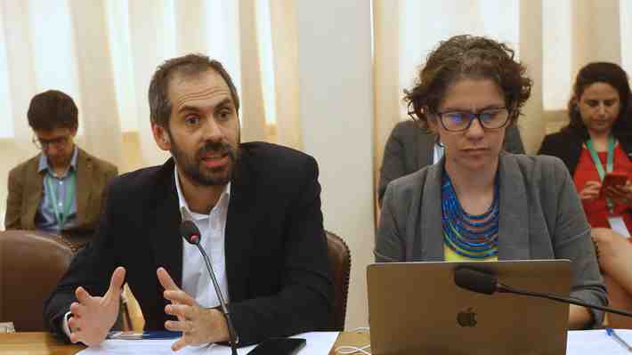 Grau y Rojas en la mira: Parlamentarios acusan contradicción en sus versiones por la reunión en casa de Zalaquett