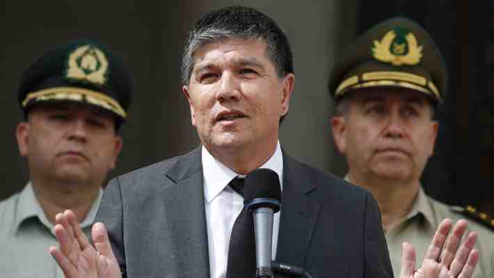 Monsalve dice que Gobierno está dispuesto a armar carabineros de franco: "Hay que avanzar dado los desafíos en seguridad"