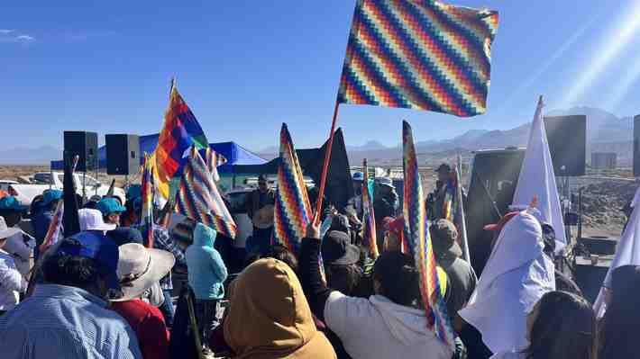 SQM suspende operaciones en el Salar de Atacama ante bloqueo de comunidades a principales accesos a las faenas