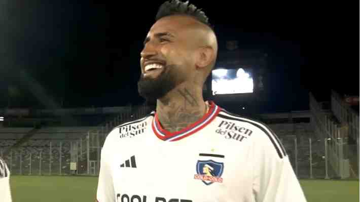 "Es el mejor de la historia de Chile": El cálido recibimiento en Colo Colo a Arturo Vidal y el paso que destrabó el fichaje