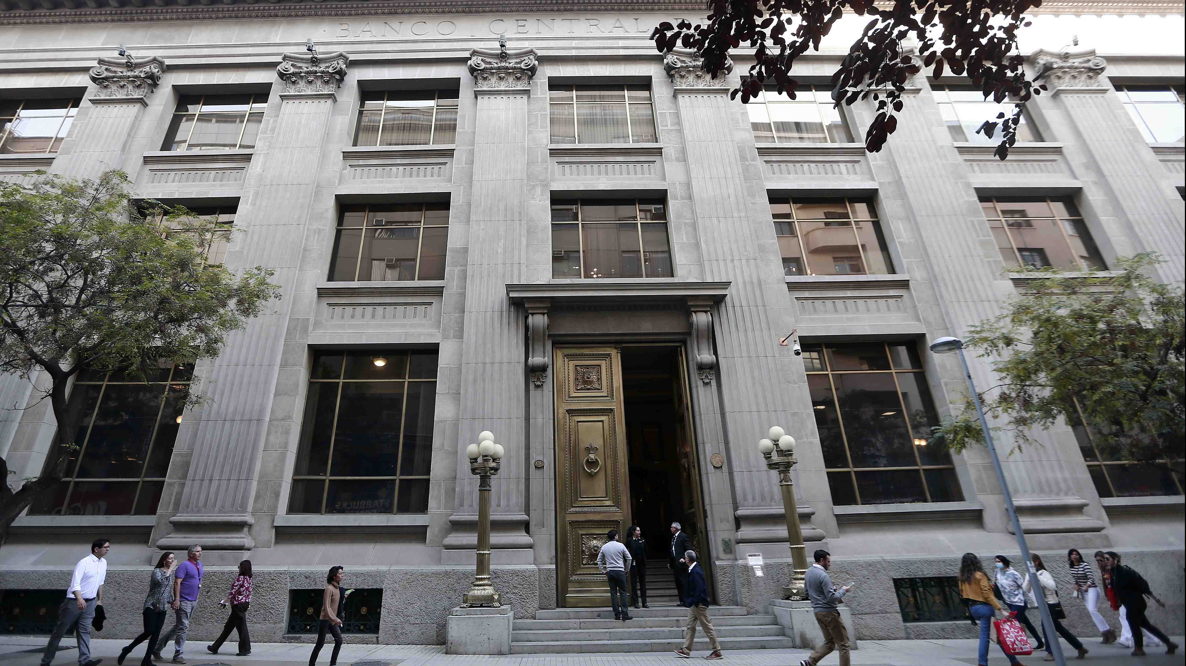GPM recomienda al Banco Central aplicar mañana un recorte de 100 puntos a la tasa de interés