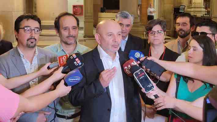 Isapres: Senadores oficialistas ingresan en el TC requerimiento en contra de la mutualización