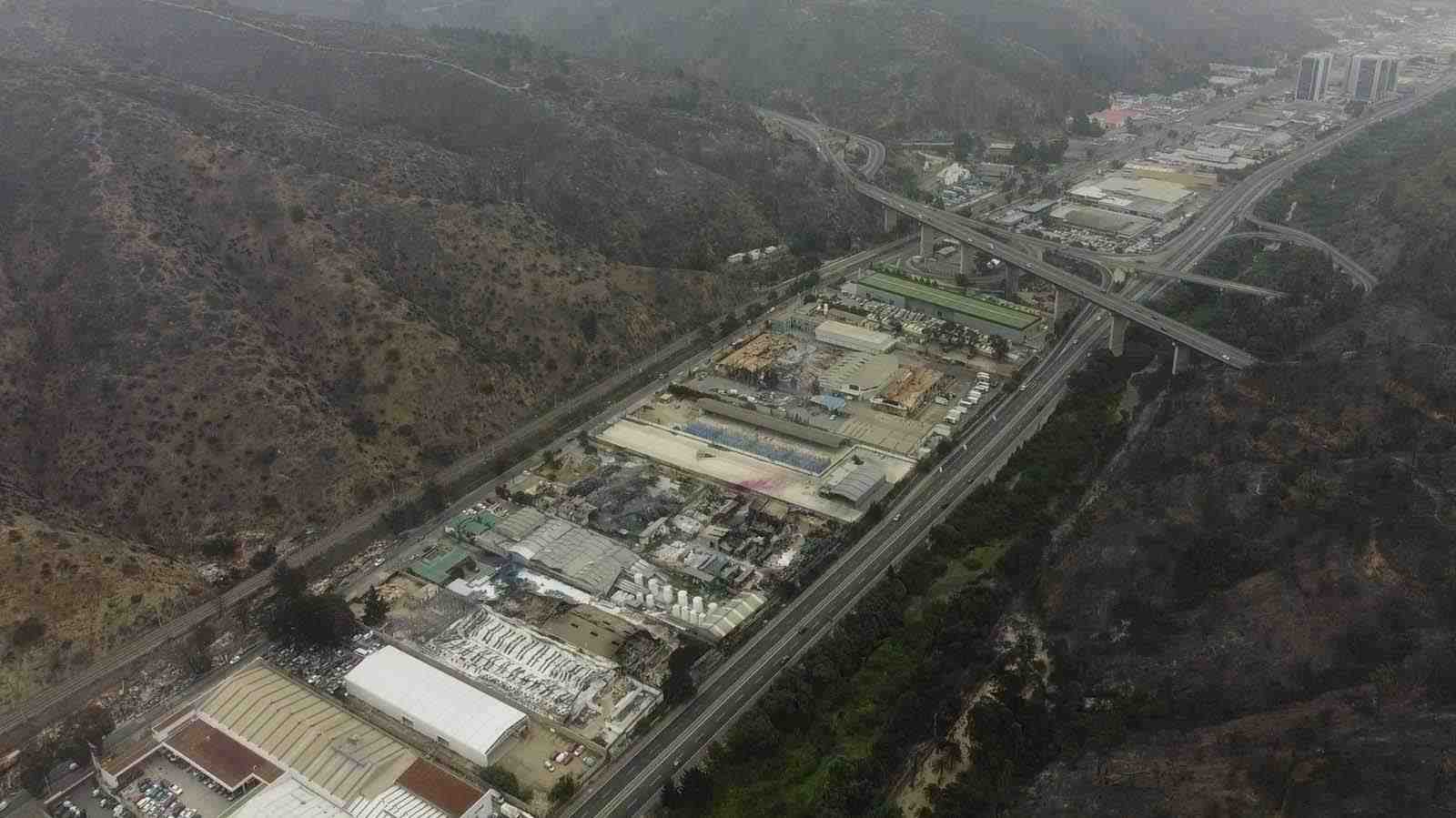 200 empleos en riesgo y millonarias pérdidas: La destrucción del fuego en El Salto, un "motor" económico de Valparaíso
