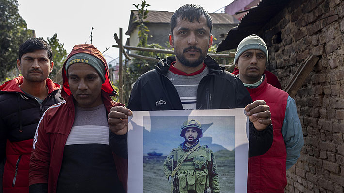 Fueron a combatir a sueldo por Rusia y ahora quieren volver: El drama de los jóvenes de Nepal