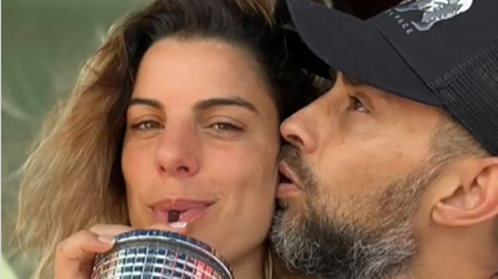 A casi un año de la polémica, Jorge Valdivia publica por primera vez fotos de su relación con la diputada Maite Orsini