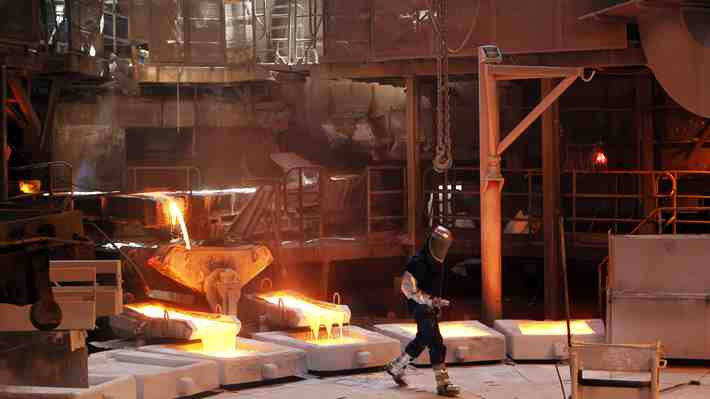 Codelco desvincula a director de seguridad industrial de la División Chuquicamata tras seguimientos a dirigentes sindicales