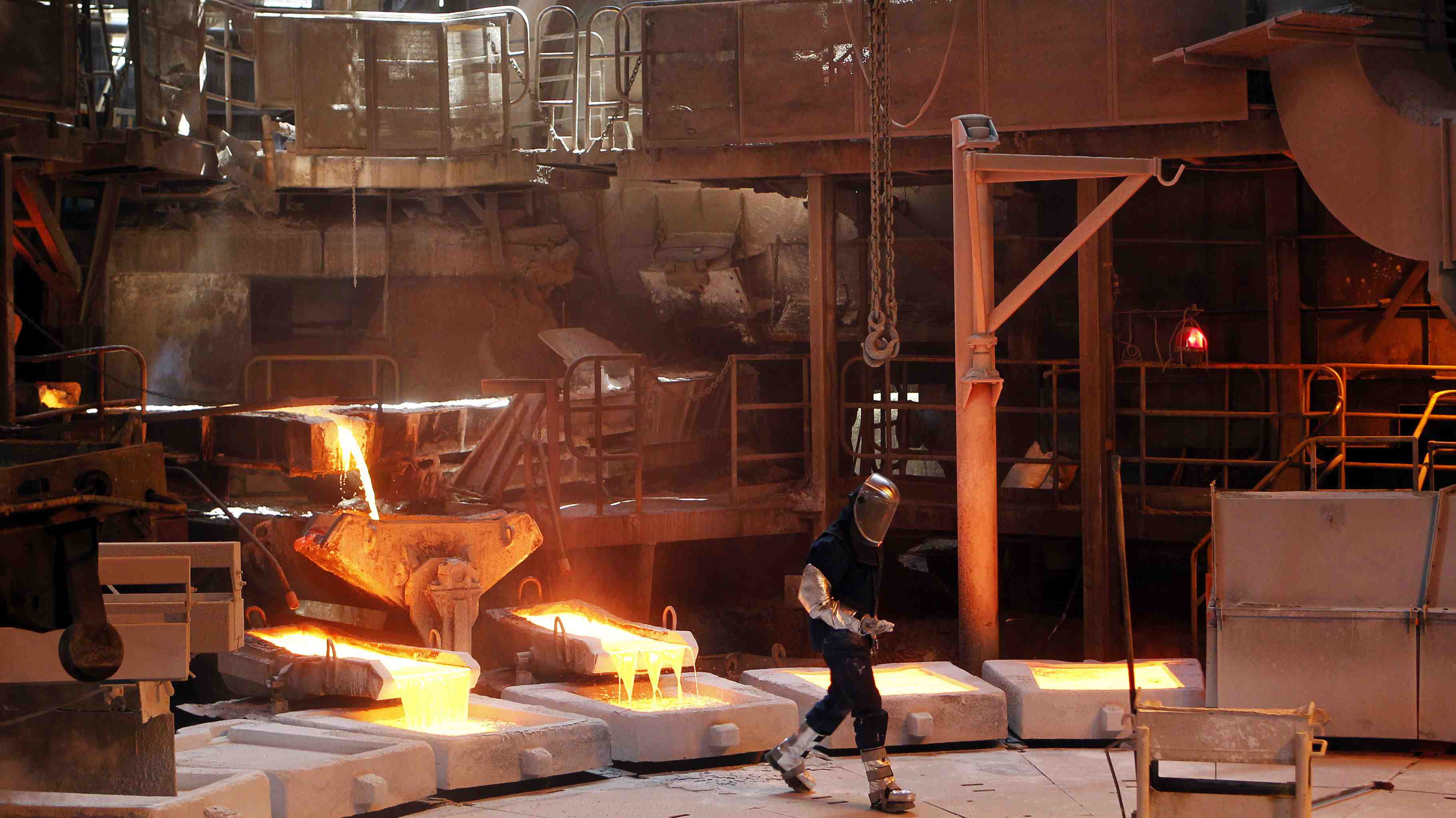 Sube con fuerza: Precio del cobre alcanza su mayor nivel en casi un año y vuelve a rondar los US$4 la libra
