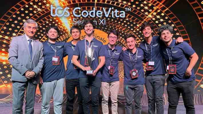 Chileno ganó el premio a "mejor programador del mundo": Recibió US$10 mil en concurso global más importante del rubro