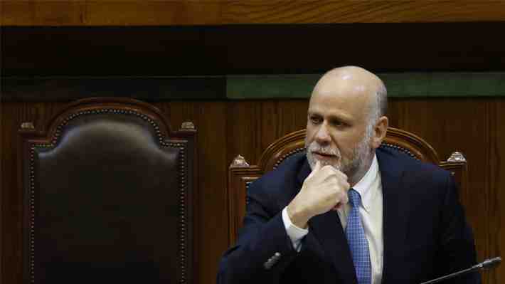 La prueba de Elizalde: Cómo el gallito sobre la presidencia de la Cámara complica al ministro Segpres