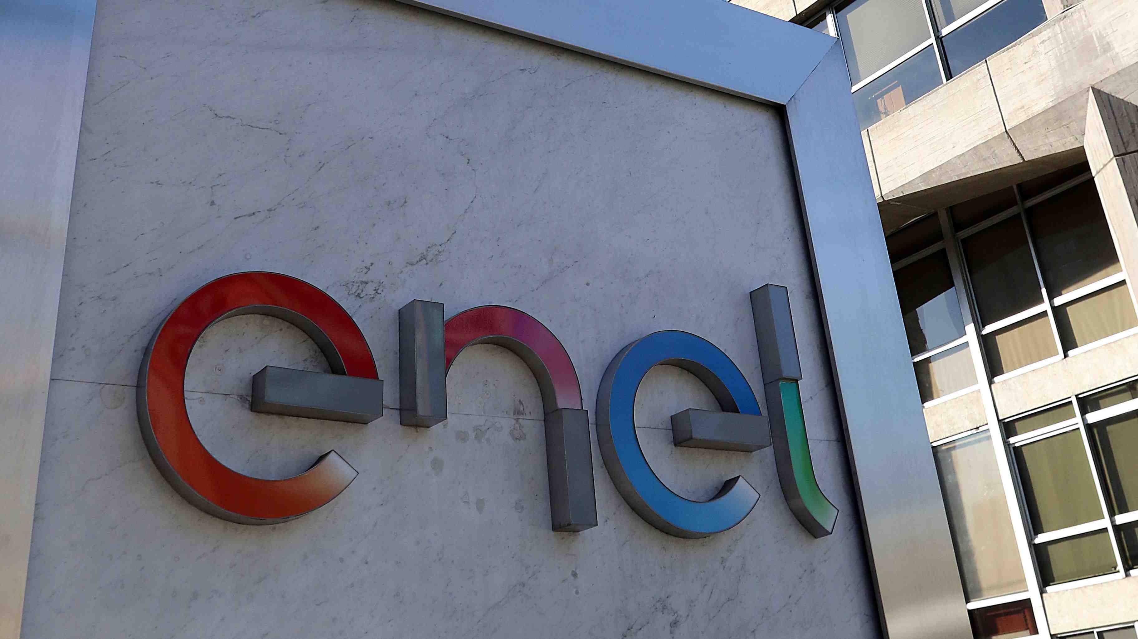 Enel deja histórico edificio atacado el 18-O y traslada oficinas al MUT