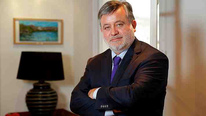 Presidente del CNTV evalúa adelantar el horario para mayores de 18 años