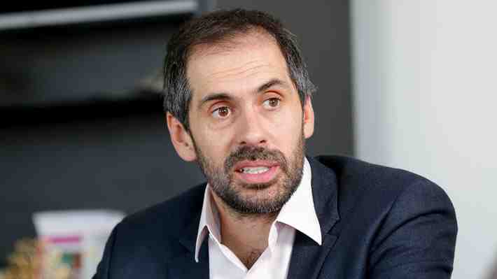 El momento de Grau: Crisis de Huachipato, roces con sector minero y paro de pescadores y portuarios