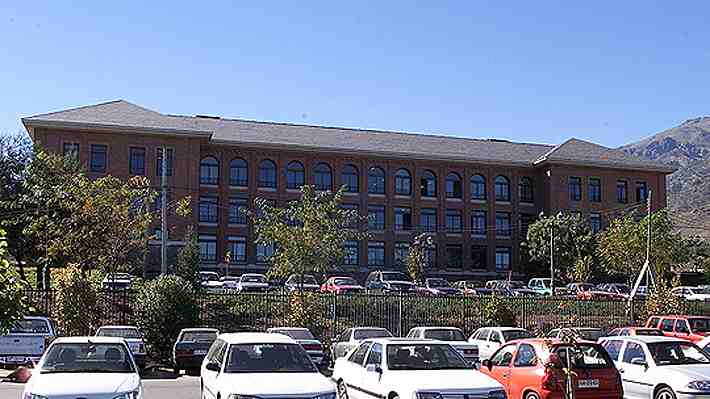 Super de Educación oficia a U. Los Andes tras muerte de joven que denunció maltrato de docentes