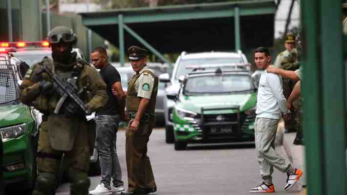 Las pruebas con las que Fiscalía formalizará a los detenidos por "homicidio de funcionario de carabinero"