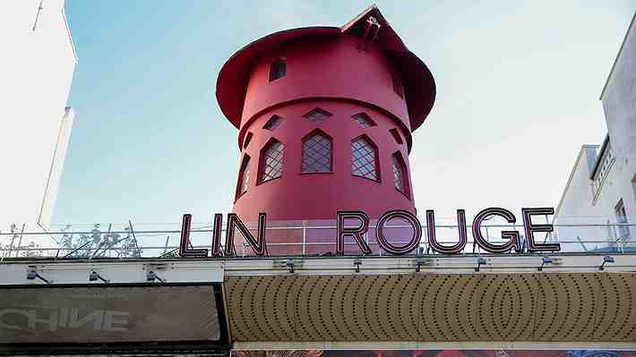 Emblemático cabaré parisino Moulin Rouge perdió sus aspas: Se desplomaron durante la noche por causas desconocidas