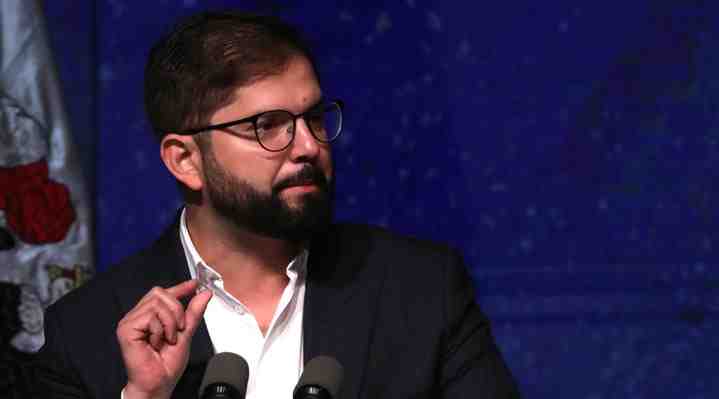 Crecer más de 2%, crear 700 mil empleos y bajar la pobreza al 5%: Las metas económicas de Boric