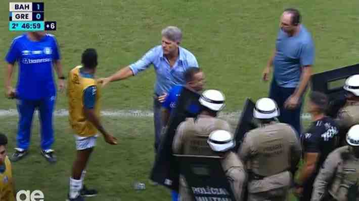 Surrealista reacción del DT de Gremio, Renato Gaucho, por expulsión de un jugador en el fútbol brasileño