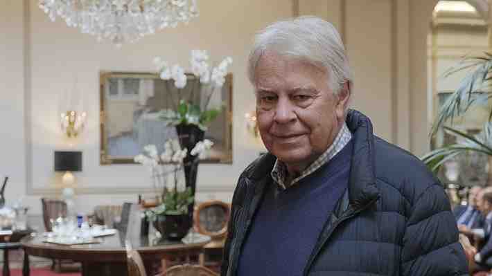 Ex presidente de España Felipe González y crimen a carabineros: "La libertad no existe sin seguridad"