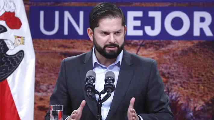 Boric pide "verdad y justicia" por muerte de conscripto y cita a general Iturriaga a La Moneda