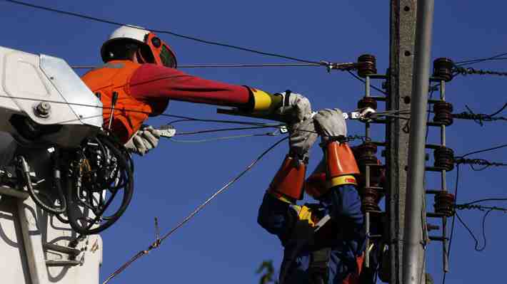 Prolongados cortes de luz: Municipios anuncian acciones legales y SEC cita a altos ejecutivos de Enel