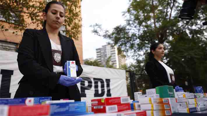 Farmacia de la droga: Incautan medicamentos y narcóticos desde falso local comercial