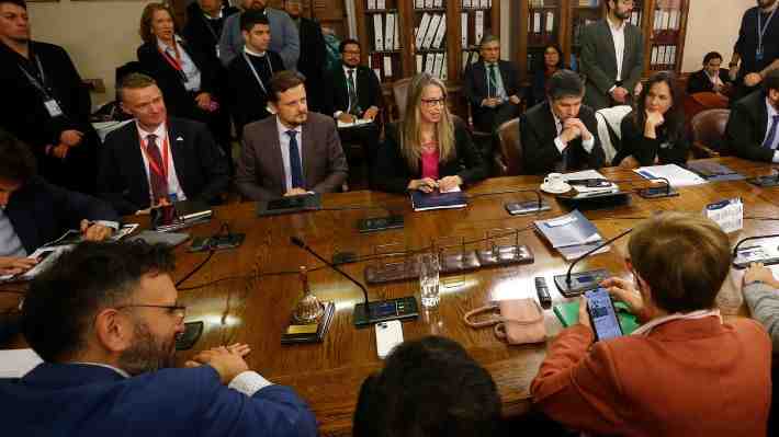 A casi un mes de la filtración que indignó a embajadora: Nadie reconoce haber quebrado el secreto y continúa investigación