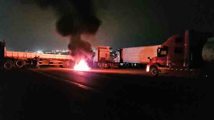 Camioneros del norte inician paro indefinido: Piden estado de excepción   y cierre de fronteras