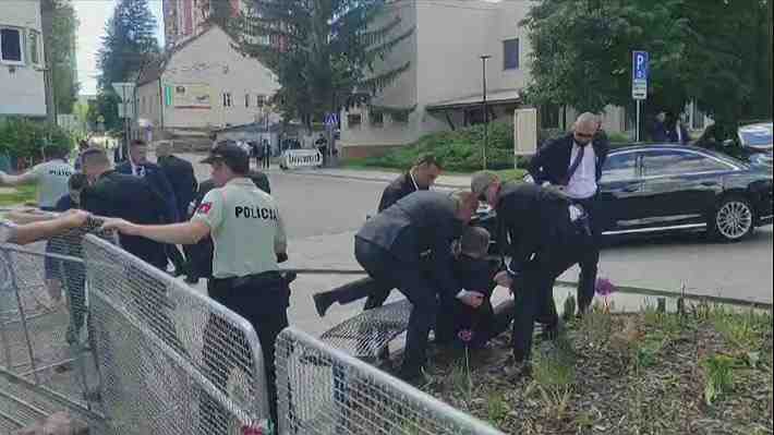 Video: La tensión en Eslovaquia tras el ataque al primer ministro y la detención del autor de los disparos