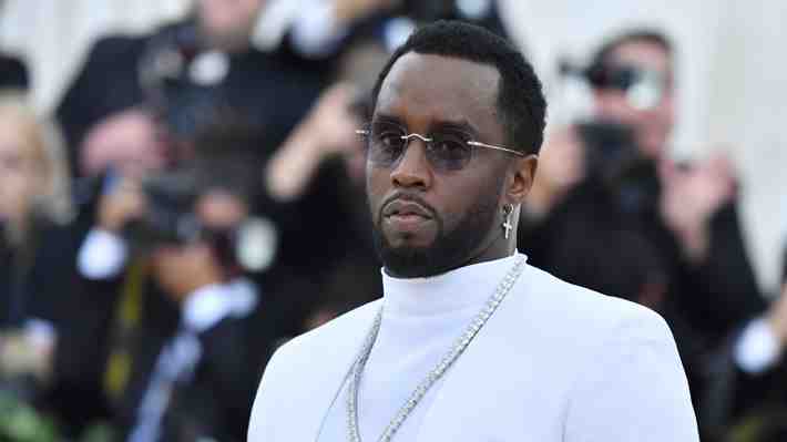 Video sensible: Exhiben brutal agresión del rapero Diddy a su expareja en un hotel de EE.UU.