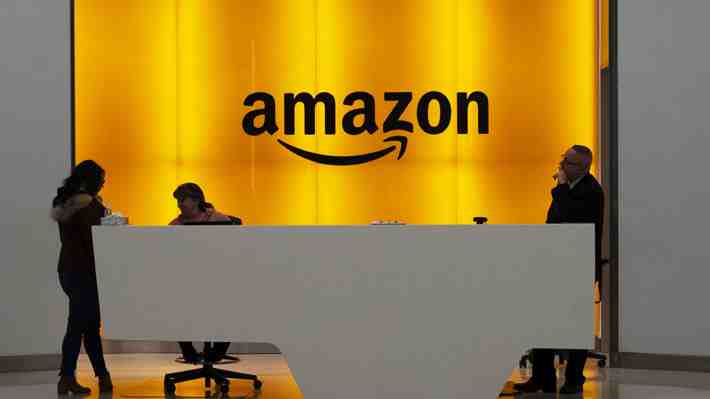 Amazon prepara el lanzamiento de su asistente Alexa con IA y analiza el cobro de una tarifa mensual