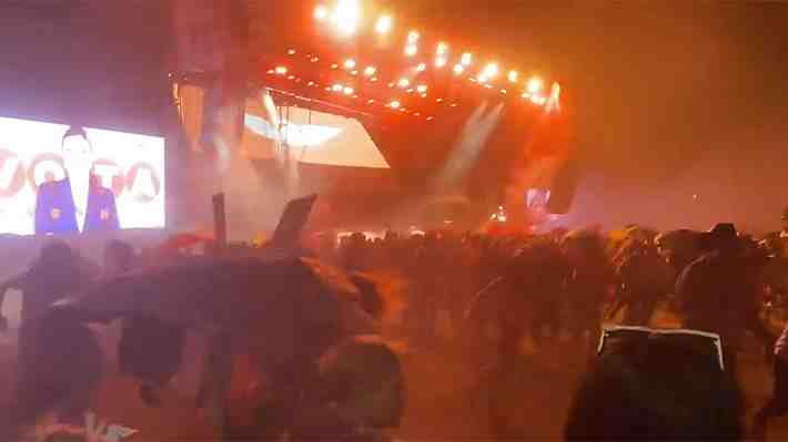 Video: Escenario colapsa durante acto de candidato presidencial mexicano y deja 9 fallecidos y 50 heridos