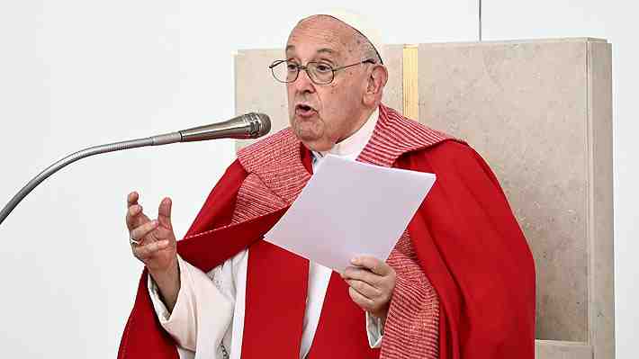 Vaticano pide perdón por dichos del Papa: "Nunca tuvo la intención de expresarse en términos homofóbicos"