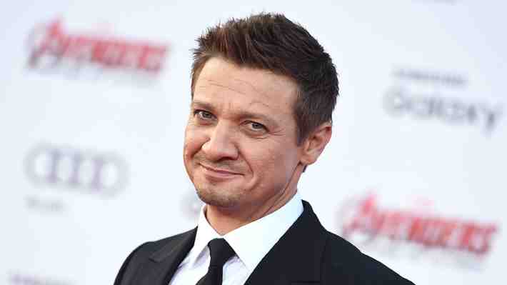 Jeremy Renner revela nuevos detalles del accidente en el que se rompió 38 huesos: "Mi globo ocular quedó afuera"