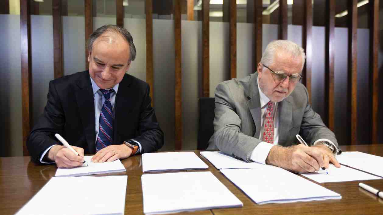 Codelco y SQM firman acuerdo final que garantiza el ingreso del Estado al Salar de Atacama para explotar litio