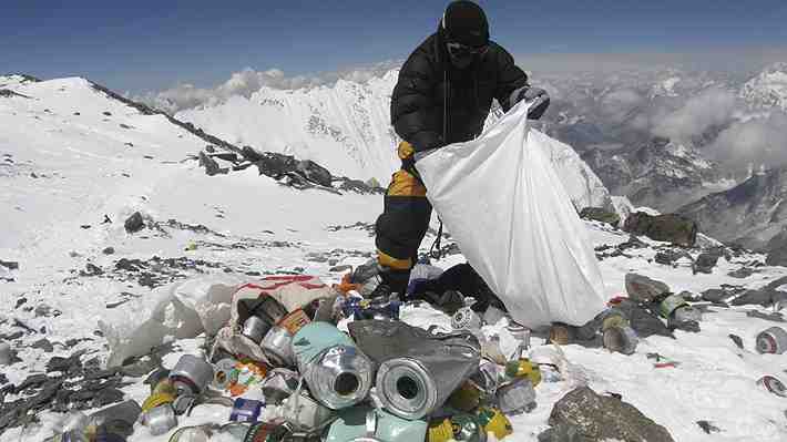 Campaña para limpiar las cumbres del Everest, Lhotse y Nuptse finaliza con 11 toneladas de basura y cuatro cadáveres