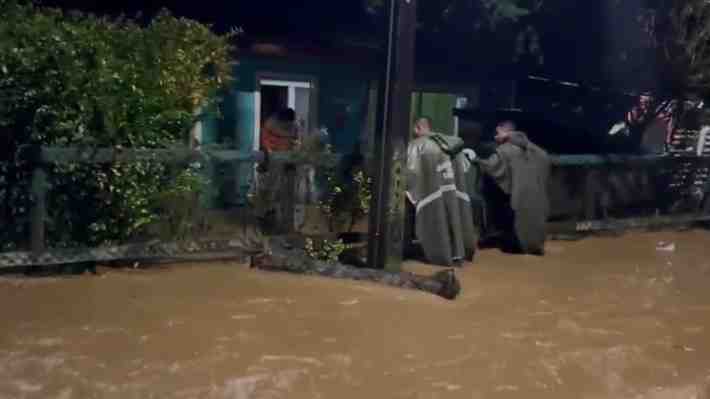 Decretan alerta roja en Arauco por desborde de río Pichilo: Ordenan evacuar cuatro sectores