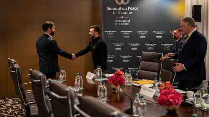 "Este no es un tema que nos toca de lejos": Boric se reúne con Zelenski en inicio de Cumbre por Ucrania