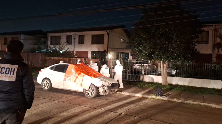 Hombre es acribillado a bordo de su auto por desconocidos en Cerrillos: Víctima recibió al menos 10 disparos