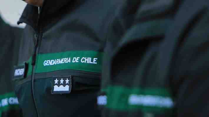 Detienen a 10 gendarmes por red de corrupción y tráfico de armas: Operaban desde cárceles de RM y Coquimbo