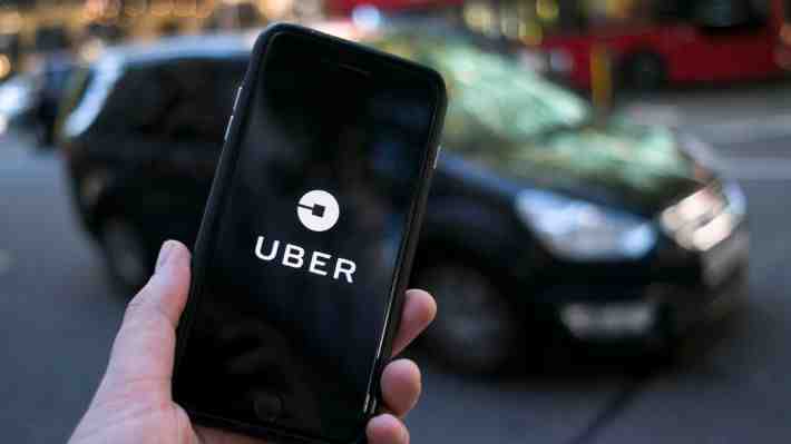 Justicia uruguaya obliga a Uber a reconocer a un chofer como "trabajador dependiente"