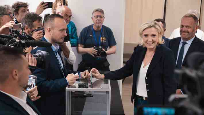 Elecciones legislativas en Francia: Partido de Le Pen baraja acercamientos estratégicos a Republicanos para mayoría