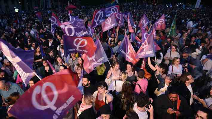 Francia: Más de 200 candidatos renuncian en segunda vuelta para evitar una mayoría absoluta del partido de Le Pen