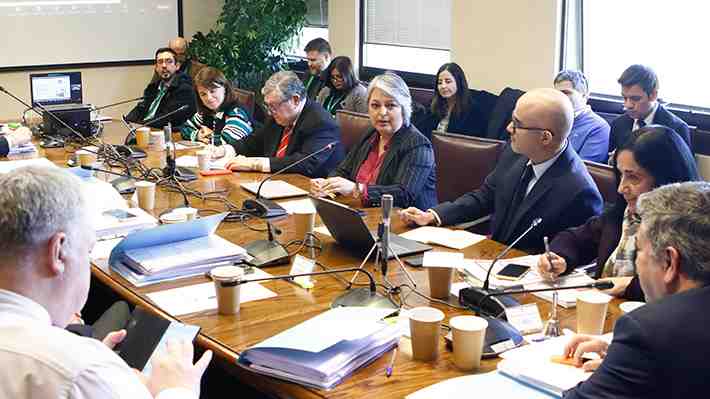 Urgencia por pensiones: Congresistas piden "no seguir dilatando" pero advierten que "el apuro no debe ser el objetivo"