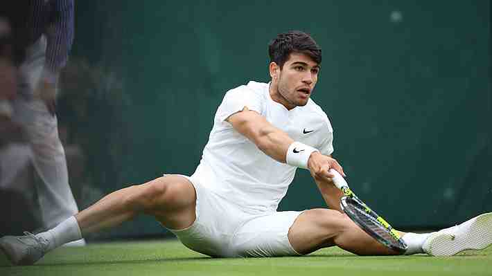 "Hacer posible lo imposible": Mira el puntazo que ganó Carlos Alcaraz en Wimbledon