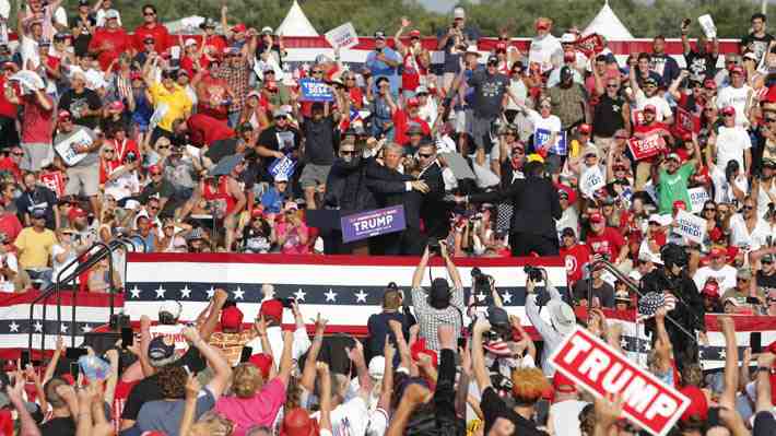 Fiscal en Pensilvania afirma que autor de tiroteo percutó disparos "desde fuera del lugar" donde Trump lideraba acto