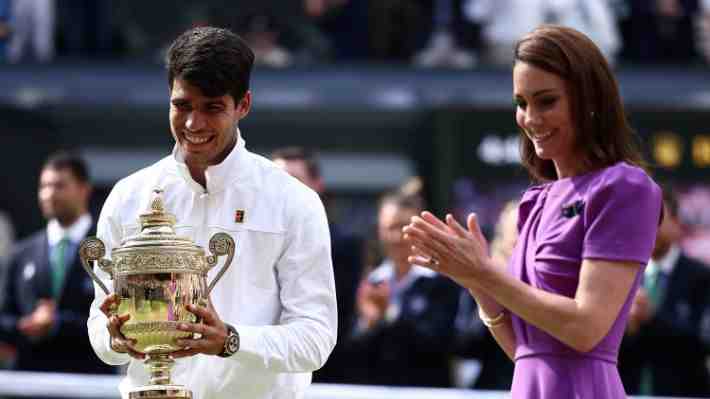 Fotos | Princesa Kate reaparece en Wimbledon: Entregó el trofeo a Alcaraz y fue recibida con una ovación