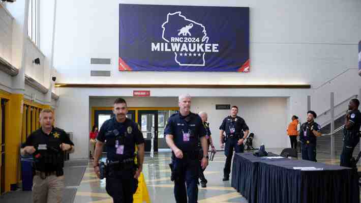 EE.UU.: Policía abate a hombre armado con cuchillo cerca de la Convención Republicana en Milwaukee